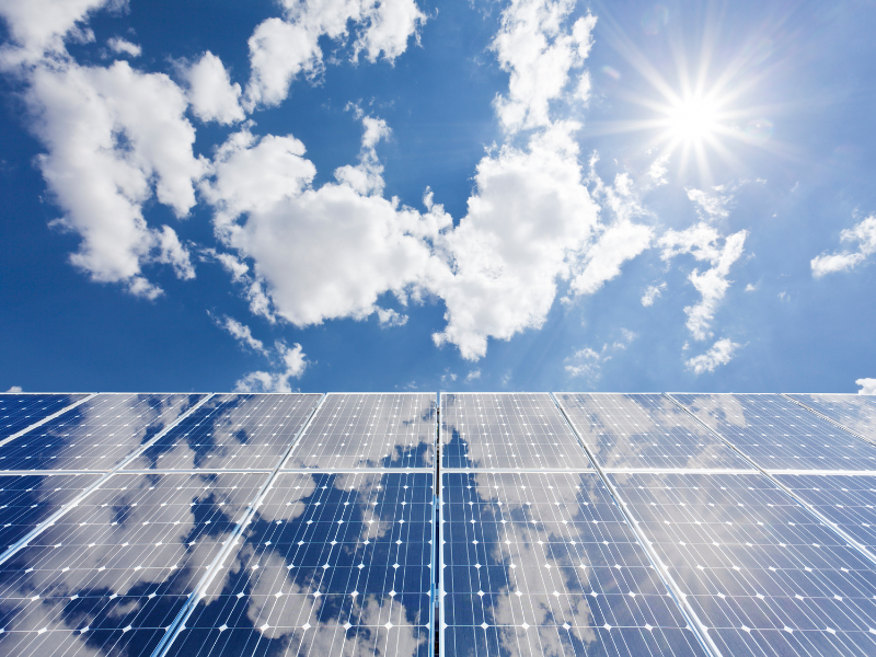 como é produzida a energia solar